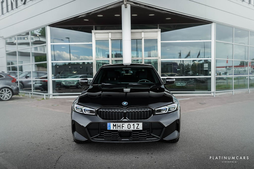 BMW 330e xDrive Sedan M Sport 292hk 2024 / LEASEBAR / Kolfiber