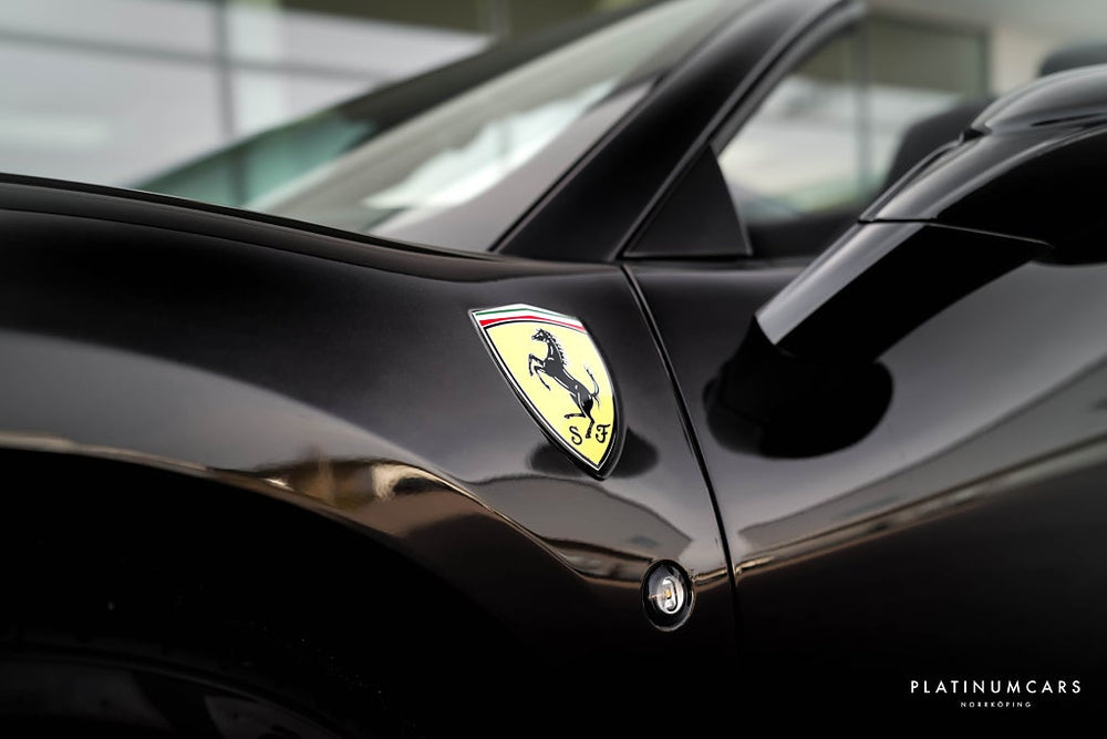 Ferrari F8 Tributo Tributo Spider 720hk / SPEC / Kolfiber  / Låga mil