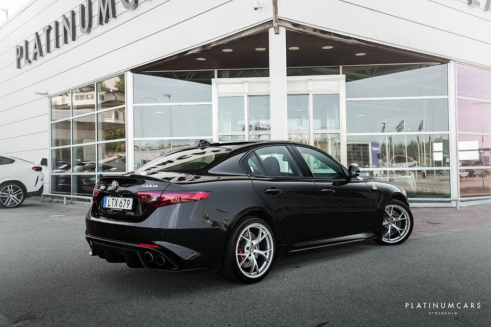 Alfa Romeo Giulia Quadrifoglio 510hk / Kolfiber /  H&K