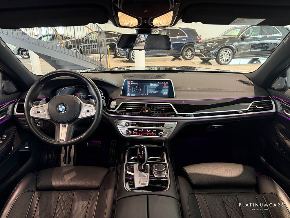 BMW 745e Steptronic M-Sport 394hk / Sv.såld / HUD / H&K
