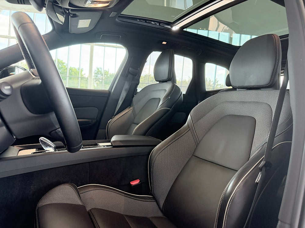 Volvo XC60 T6 Plug-In AWD 350hk / ULTRA DARK / Luftfjädring / B&W