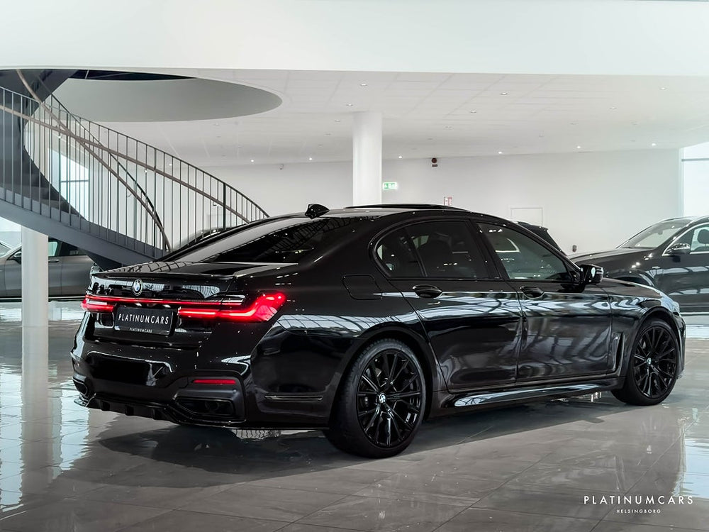 BMW 745e Steptronic M-Sport 394hk / Sv.såld / HUD / H&K