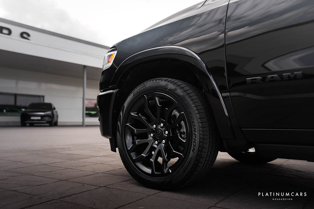 RAM 1500 Limited Rambox Night 2026 / LEASEBAR