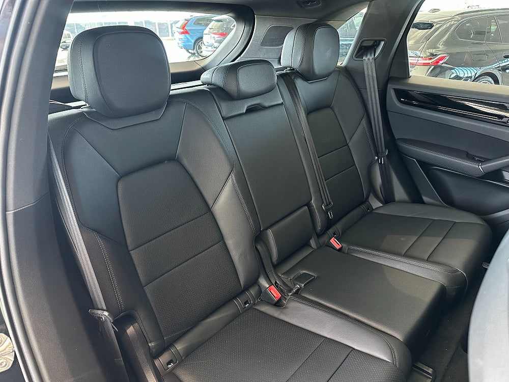 Porsche Cayenne E-Hybrid 462hk / Navi / Luftfjädring / Pano / Chrono