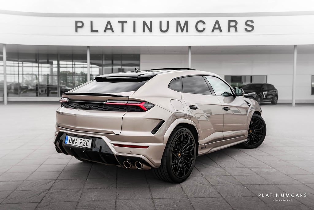 Lamborghini Urus SE 800hk / Ad Personam / LEASEBAR / Akrapovic