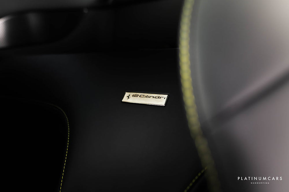 Ferrari 12Cilindri 2026 / ROSSO MAGMA / V12 / CARBON / PANORAMA / LEASEBAR