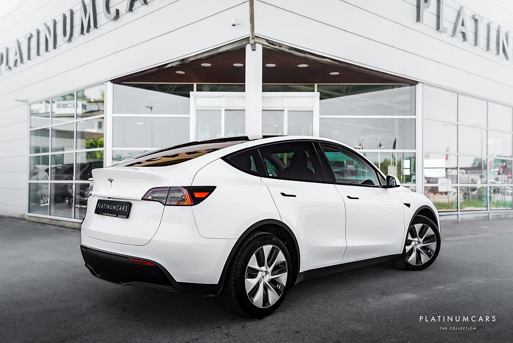 Tesla Model Y Standard Range / Sv.Såld / Leasebar / Drag