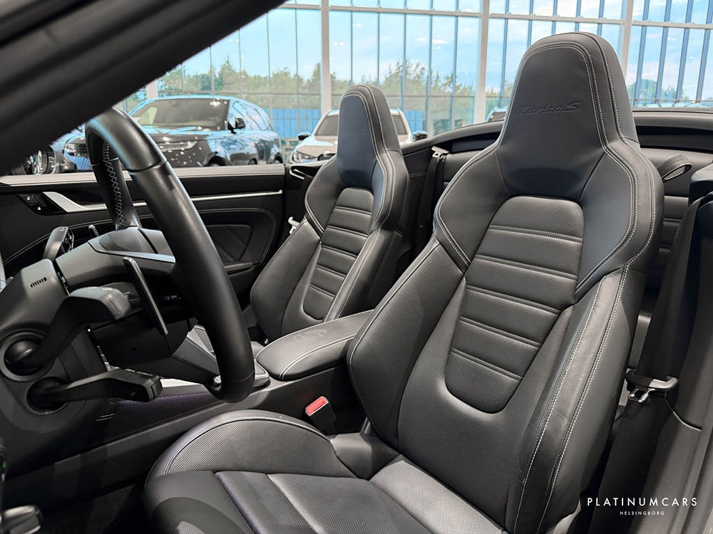 Porsche 911 Turbo S Cab PDK 650hk / Sv.såld / Burmester / Lift