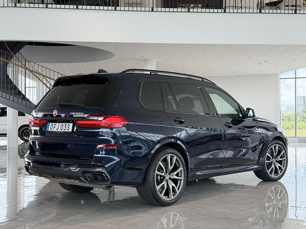 BMW X7 M50i xDrive 530hk / 7-sits / H&K / HUD / Night / Drag