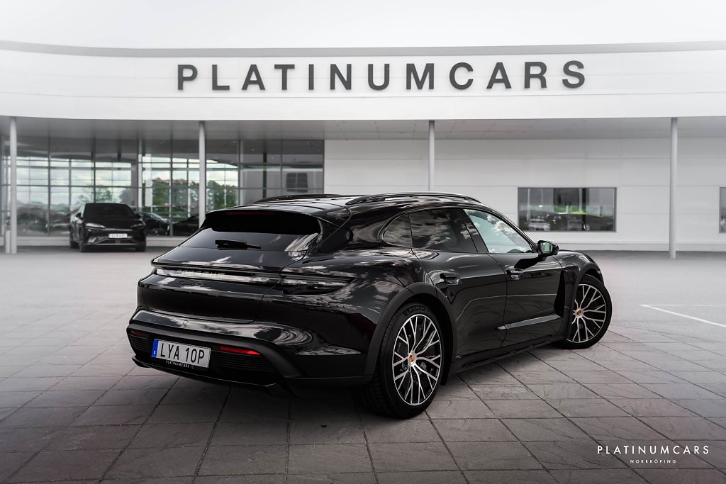 Porsche Taycan 4S Cross Turismo 2025 / BOSE / HUD / Pano / Nypris 2mil