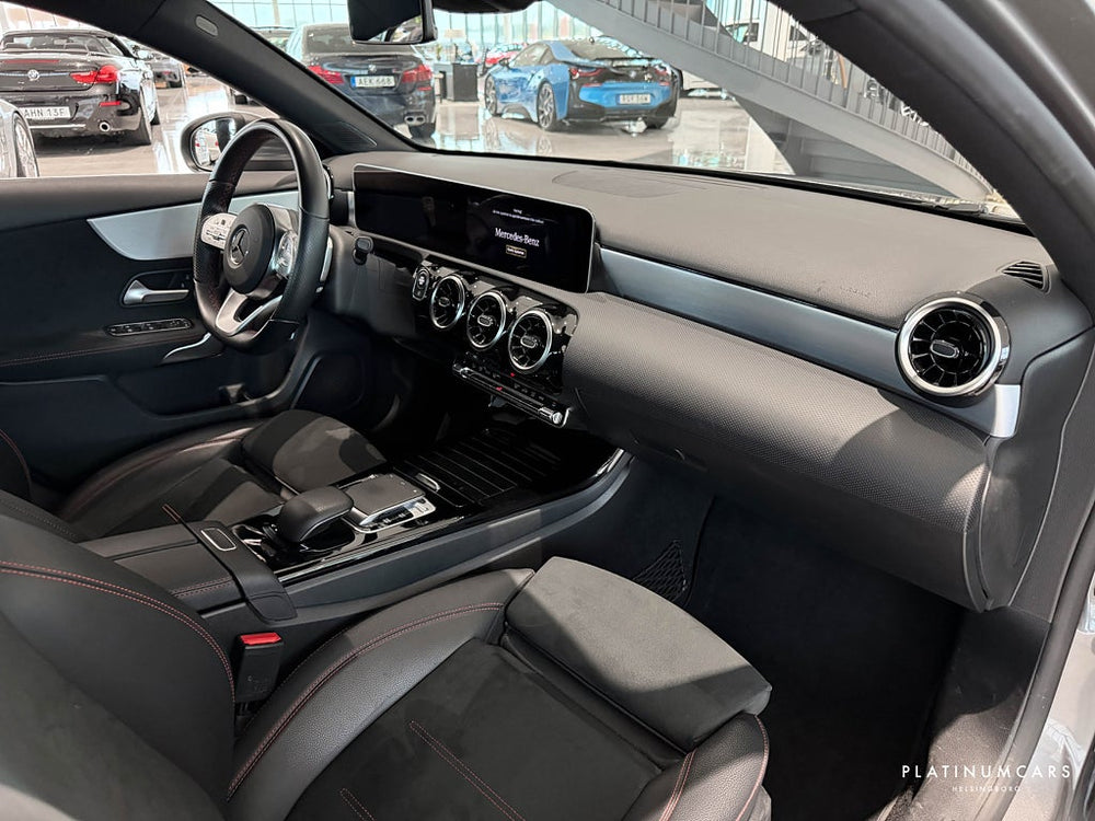 Mercedes-Benz A 220 Sedan AMG Line 190hk / CarPlay / Kamera