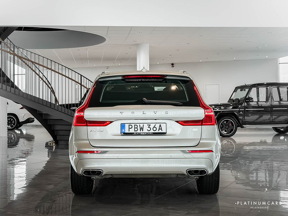 Volvo XC60 Recharge T6 AWD Momentum Advanced 341hk / Pano / VOC