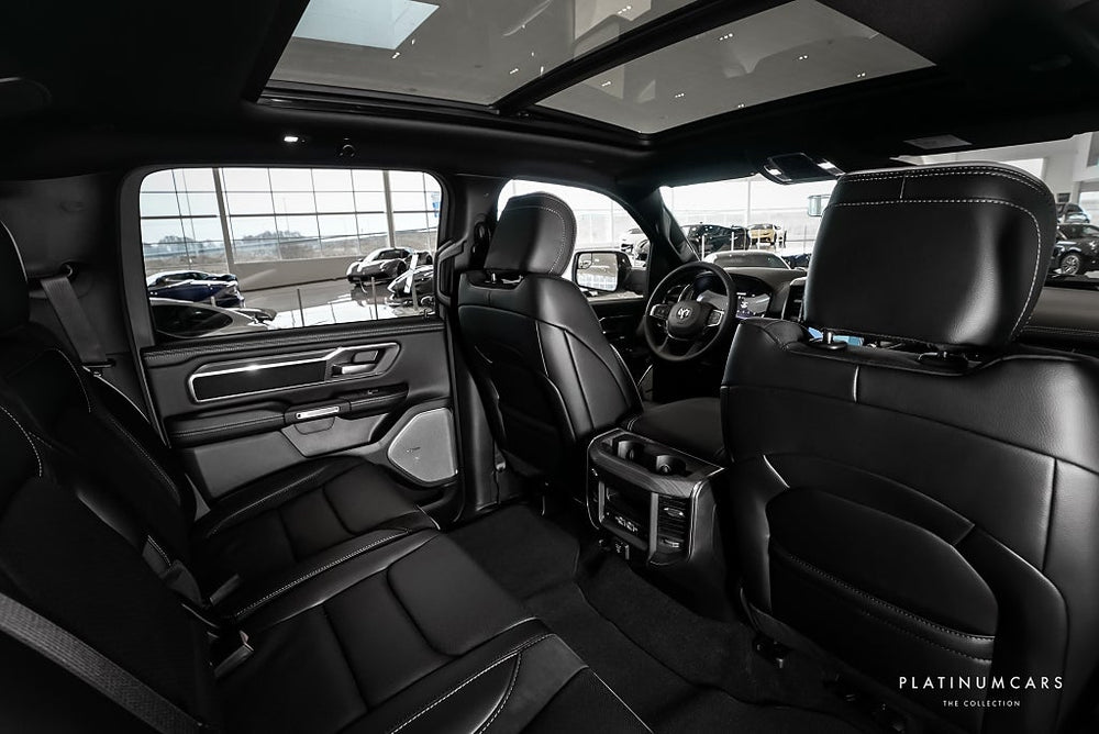 RAM 1500 Laramie Night Premium 2025 / NYA MOD/LEASEBAR