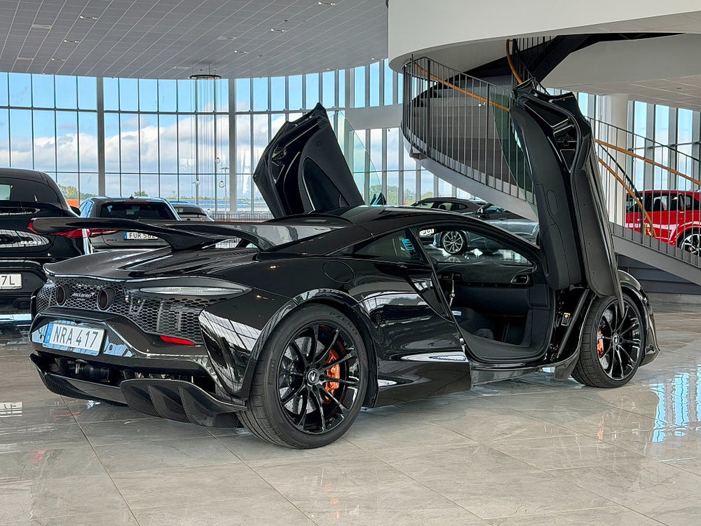 McLaren Artura Performance 700hk / MSO / NOVITEC / Full CARBON / B&W