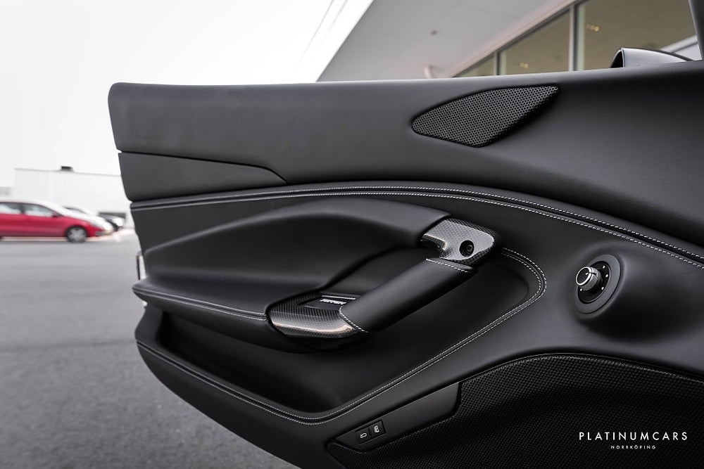 Ferrari F8 Tributo Tributo Spider 720hk / SPEC / Kolfiber  / Låga mil