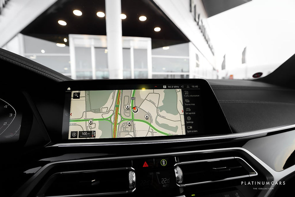BMW X7 M50i xDrive 530hk / 7-sits / H&K / HUD / Night / Drag