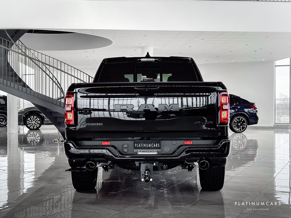 RAM 1500 Laramie Night Premium 2025 / NYA MOD/LEASEBAR