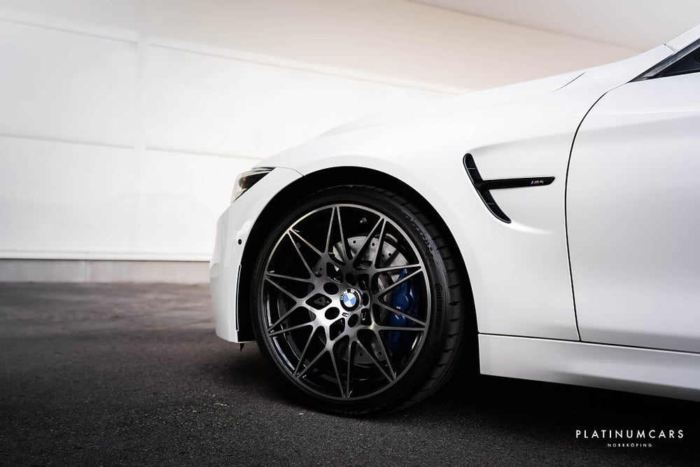 BMW M4 Competition Cab 450hk / Låga mil / Kolfiber / H&K