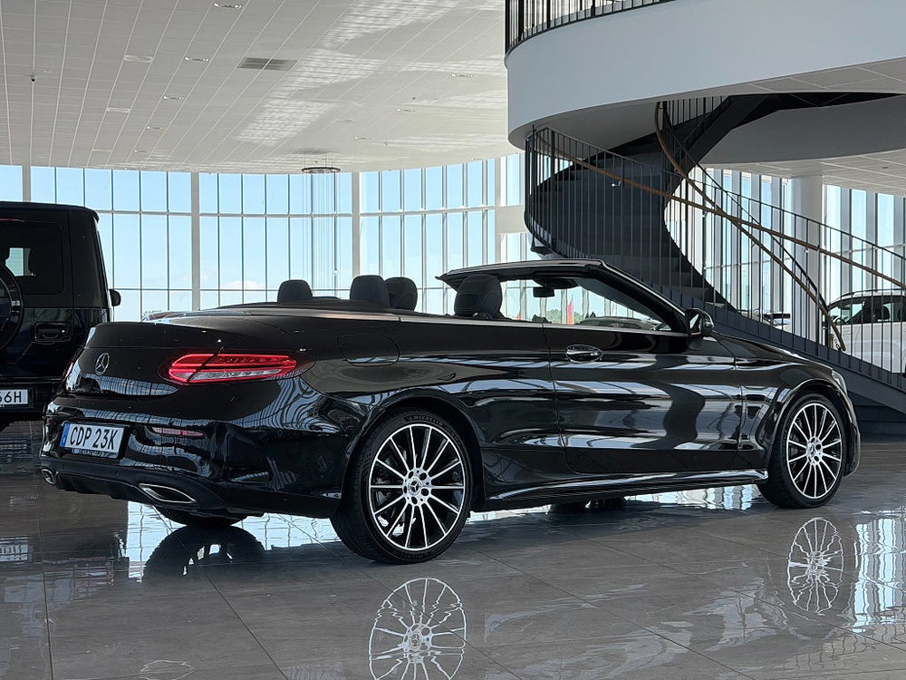 Mercedes-Benz C 300 AMG Cabriolet 258hk / Burmester / 360° / Navigation