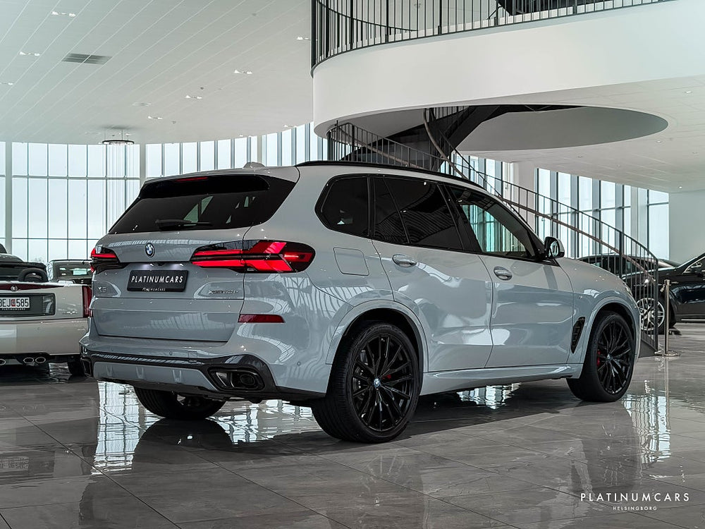 BMW X5 xDrive50e 490hk 2025 / M Sport Pro / Pano / H&K
