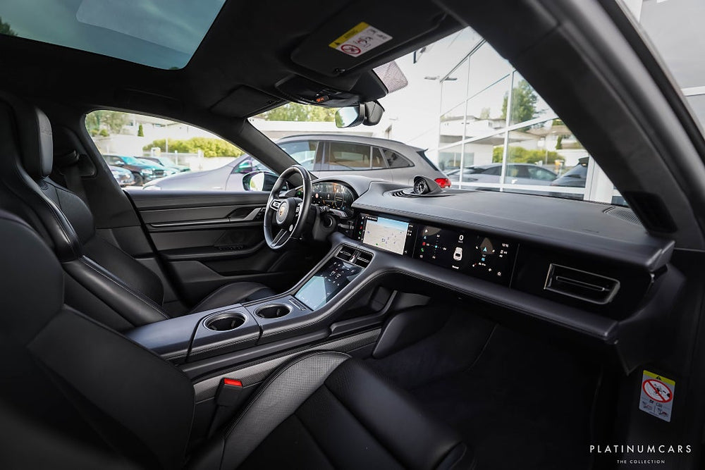 Porsche Taycan Turbo S Cross Turismo 761hk / 18-vägs / Kolfiber