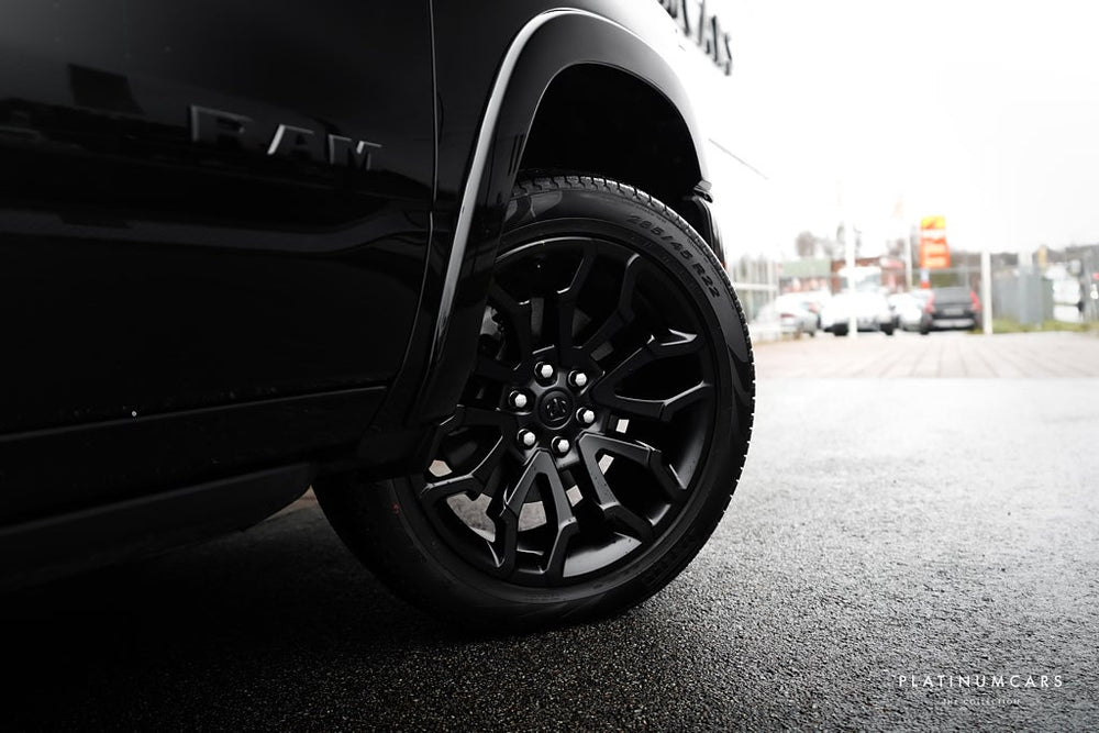Dodge RAM Limited Rambox Tail /OMG LEV / NYBIL / LEASEBAR
