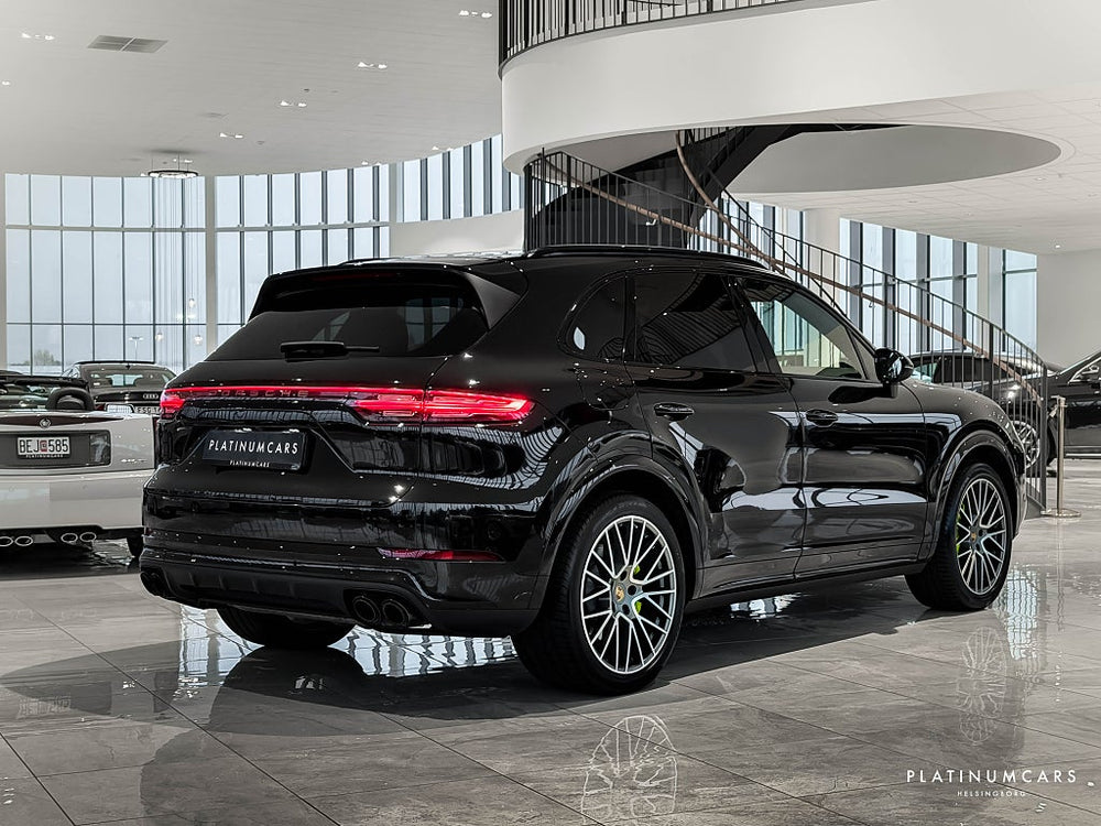 Porsche Cayenne E-Hybrid 462hk Platinum EDT / Sv.såld / Pano / BOSE
