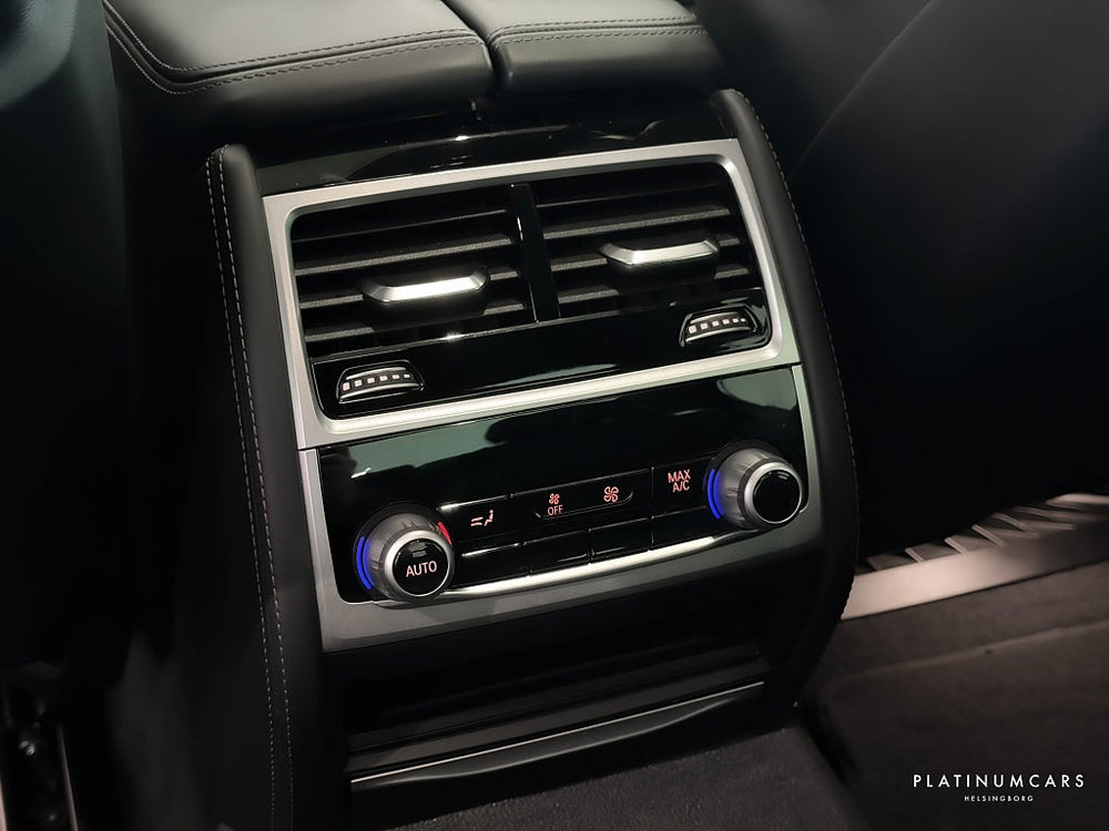 BMW 745e Steptronic M-Sport 394hk / Sv.såld / HUD / H&K