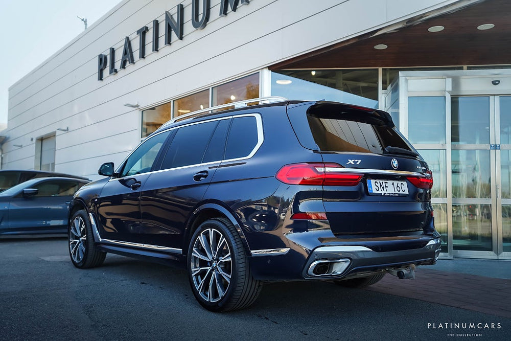BMW X7 xDrive30d M Sport / Individual / B&W / Sky Lounge