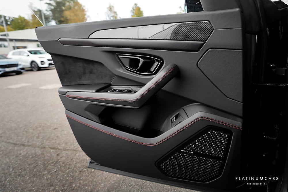Lamborghini Urus S 666hk 2024 / Sv.såld / Style / Dark / B&O