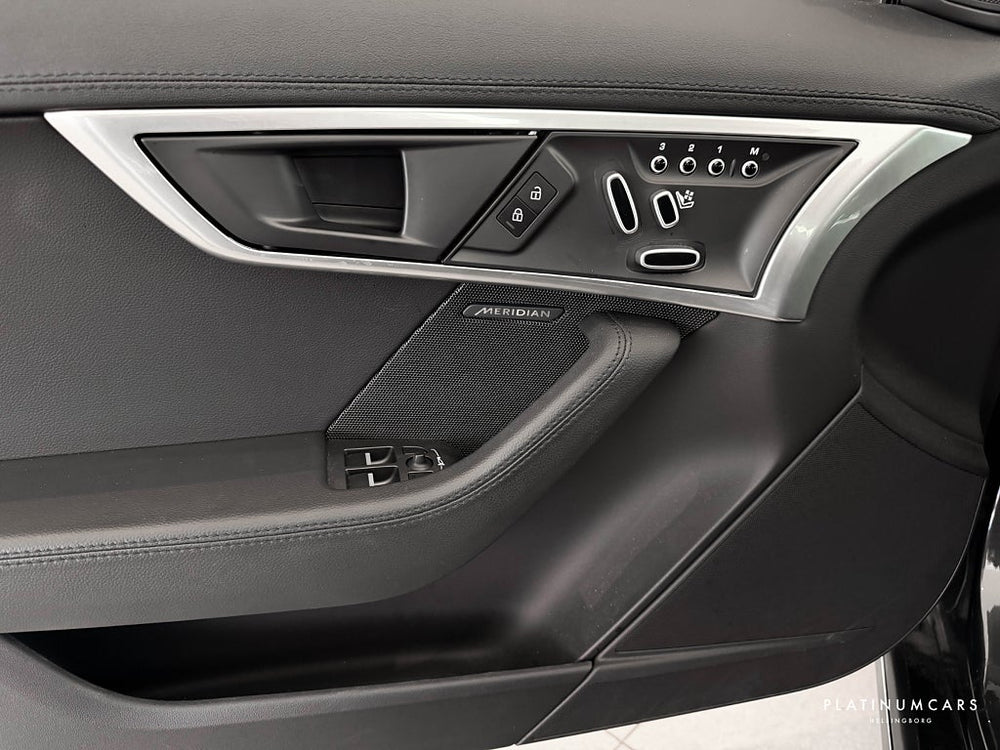 Jaguar F-Type P300 Quickshift R-Dynamic, R-Dynamic Black 2024