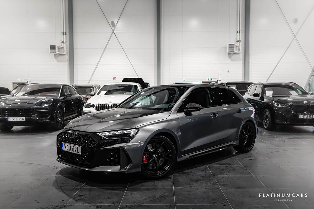 Audi RS3 Sportback 400hk 2026 / Kolfiber / Pano / RS Avgas