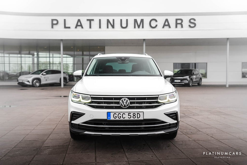 Volkswagen Tiguan eHybrid 1.4 TSI DSG 245hk / Elegance / V-hjul / Matrix