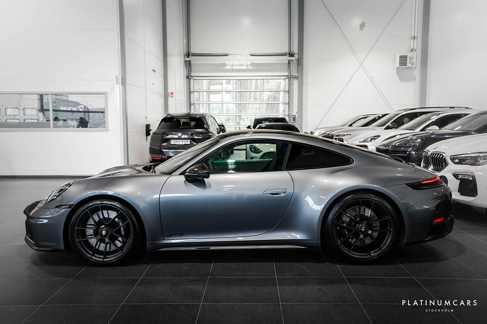 Porsche 911 Carrera 4 GTS 992.2 4 GTS 541hk / SportDesign Carbon / SE SPEC!