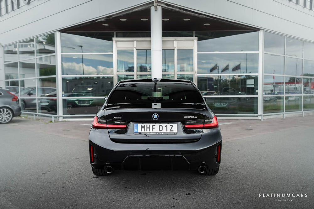 BMW 330e xDrive Sedan M Sport 292hk 2024 / LEASEBAR / Kolfiber