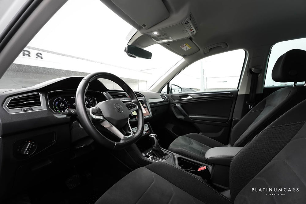 Volkswagen Tiguan eHybrid 1.4 TSI DSG 245hk / Elegance / V-hjul / Matrix