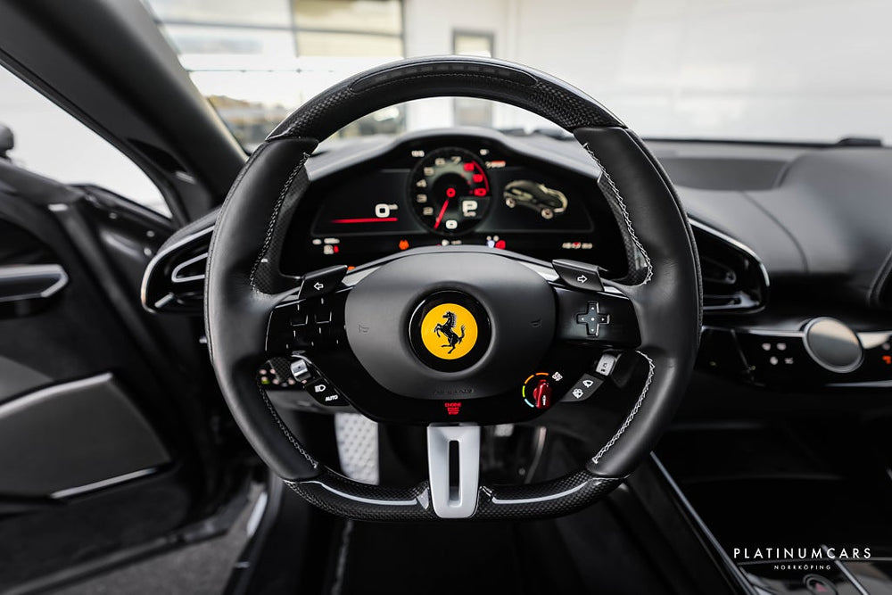 Ferrari Purosangue 6.5 V12 725hk / Kolfiber / Massage / Pano / LEDs
