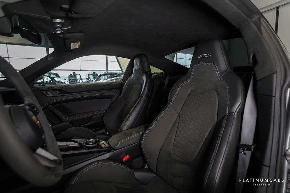 Porsche 911 Carrera 4 GTS 992.2 4 GTS 541hk / SportDesign Carbon / SE SPEC!