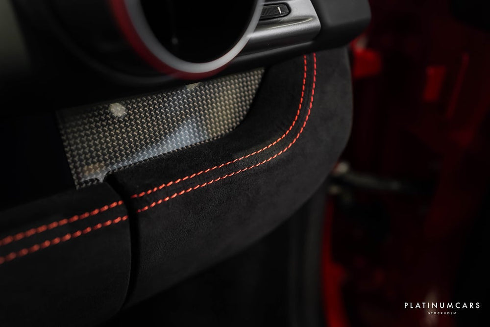 Ferrari F8 Spider Spider 3.9 V8 DCT 720hk / Carbon / Titan