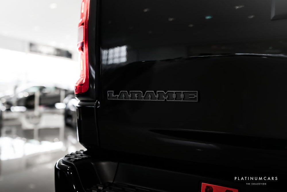RAM 1500 Laramie Night Premium 2025 / NYA MOD/LEASEBAR