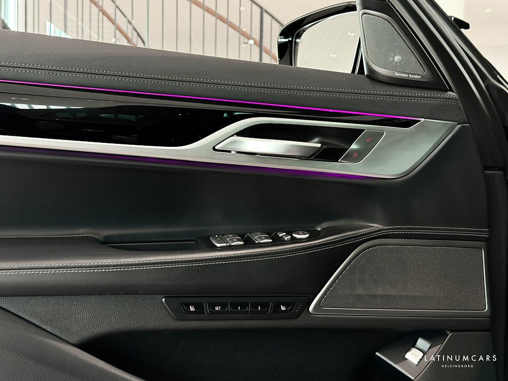BMW 745e Steptronic M-Sport 394hk / Sv.såld / HUD / H&K