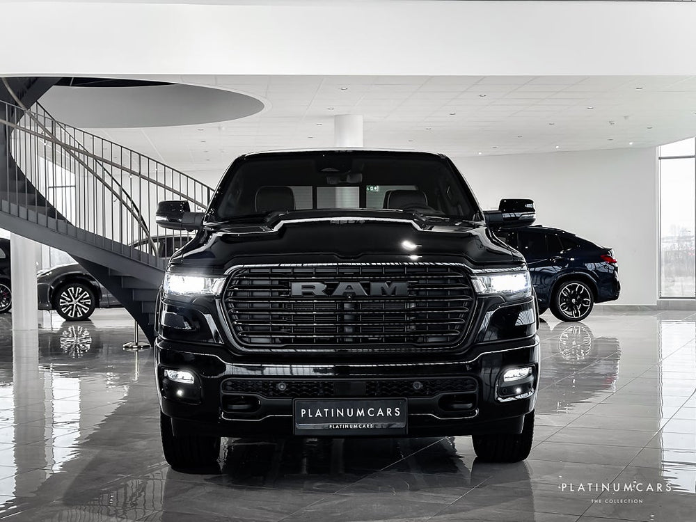 RAM 1500 Laramie Night Premium 2025 / NYA MOD/LEASEBAR