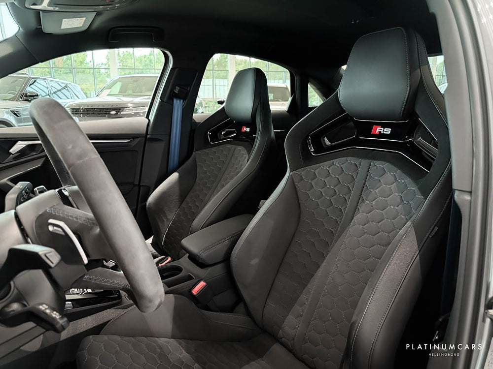 Audi RS3 Performance EDT Sedan 407hk / 1 av 300 / Sv.såld / SPEC