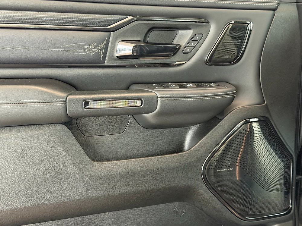 RAM 1500 Limited Night Edt Rambox Crew Cab / 5,7L V8 HEMI 401hk