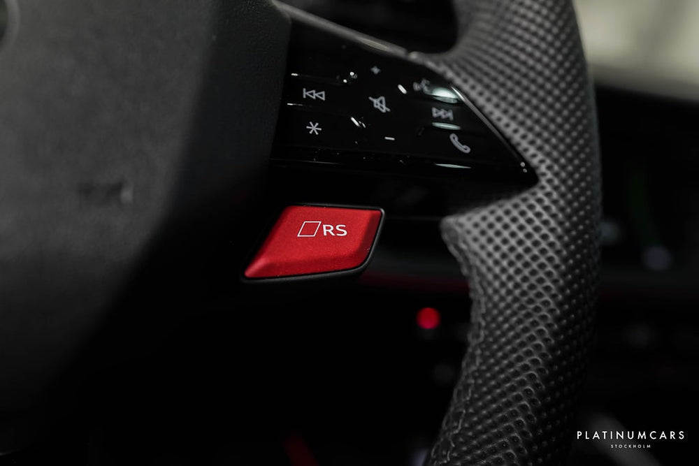 Audi RS3 Sportback 400hk 2026 / Kolfiber / Pano / RS Avgas