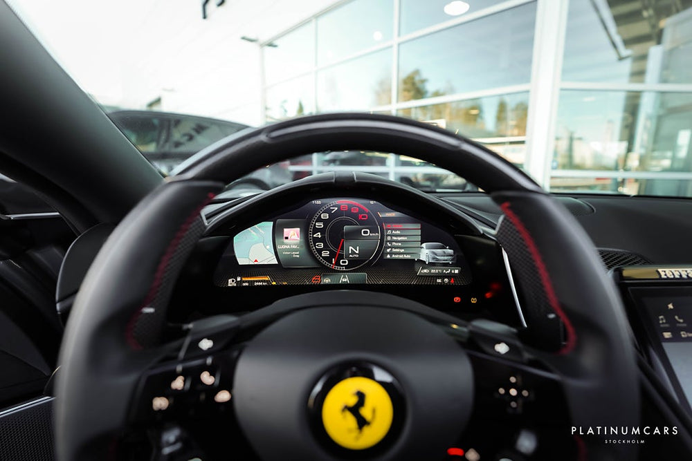 Ferrari Roma Spider 620hk / Carbon / LEASEBAR