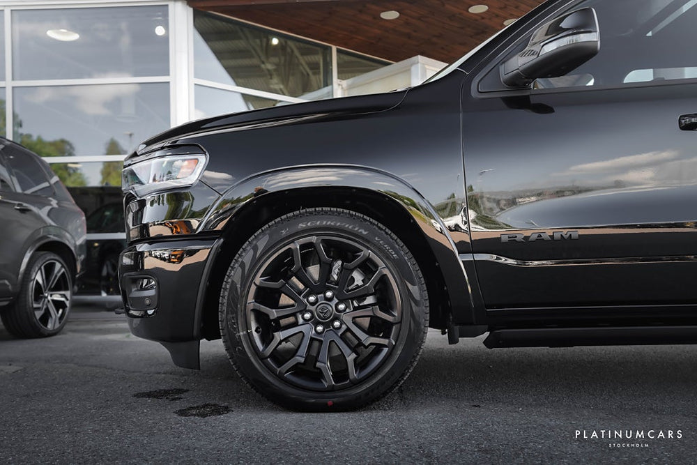 RAM 1500 Limited Rambox Night 2026 / LEASEBAR