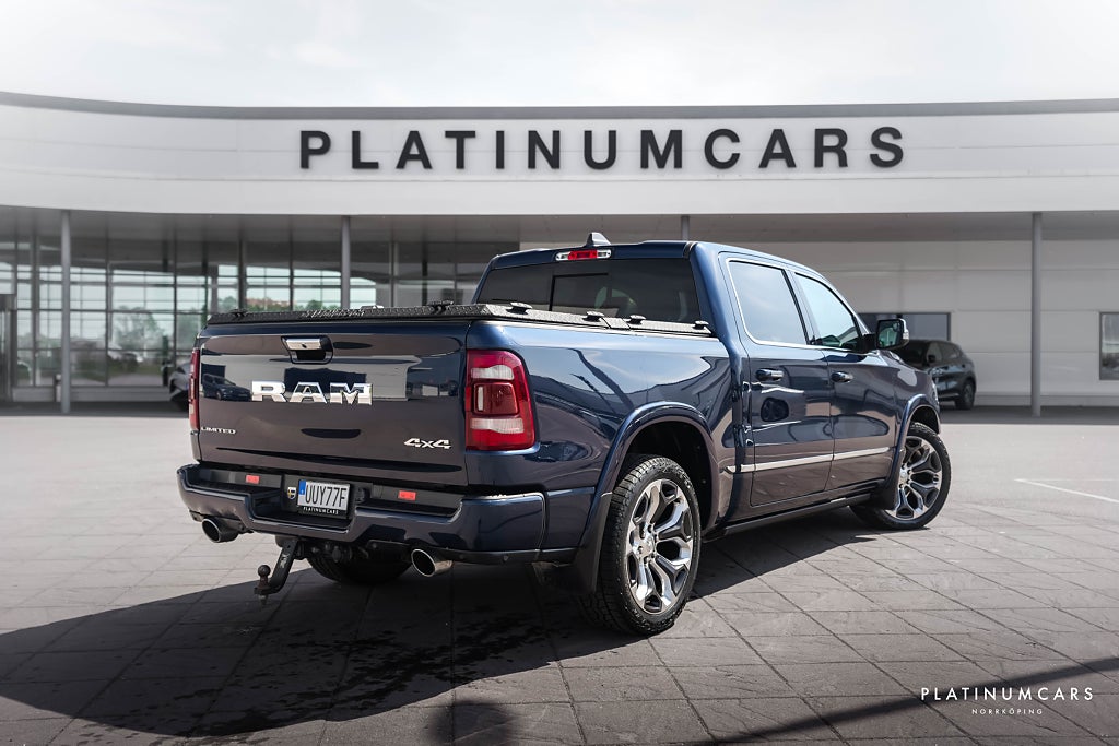 RAM 1500 Crew Cab 5.7 V8 HEMI Flex Fuel 4x4 / LEASEBAR