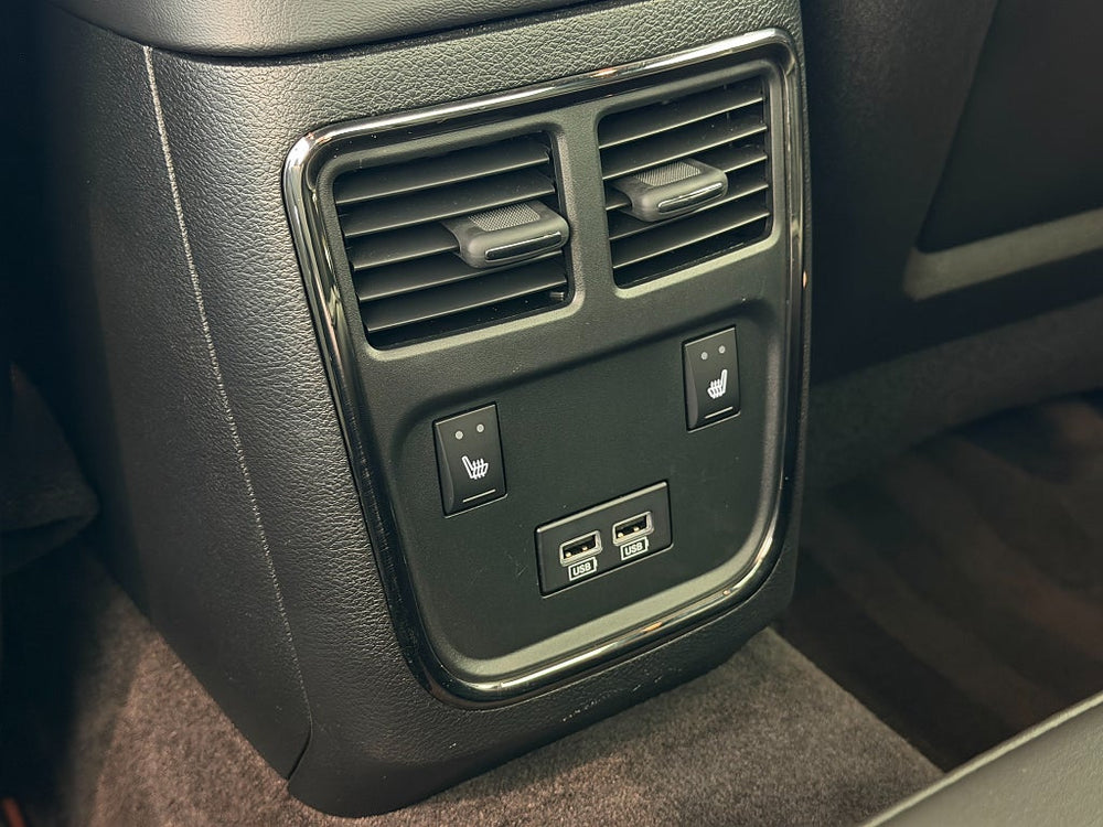 Dodge Charger SRT HELLCAT 6,2L HEMI 717hk / HiFi / Backkamera / Navi