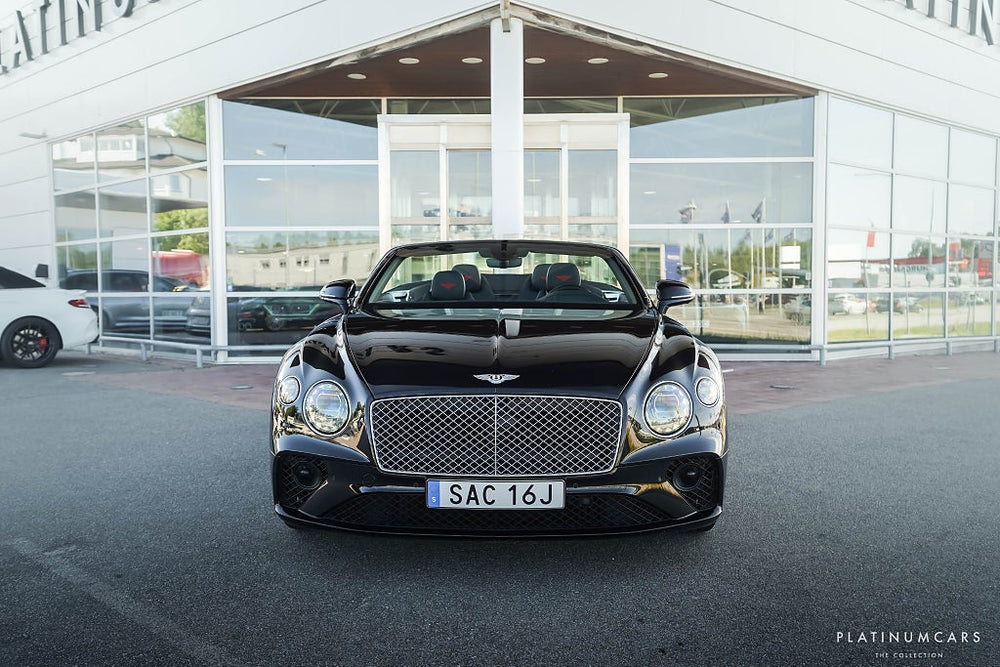 Bentley Continental GTC 4.0 V8 549hk / Kolfiber / Sv.Såld / Massage